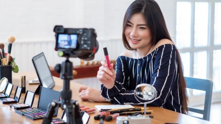 Hình ảnh vô tri đang livestream
