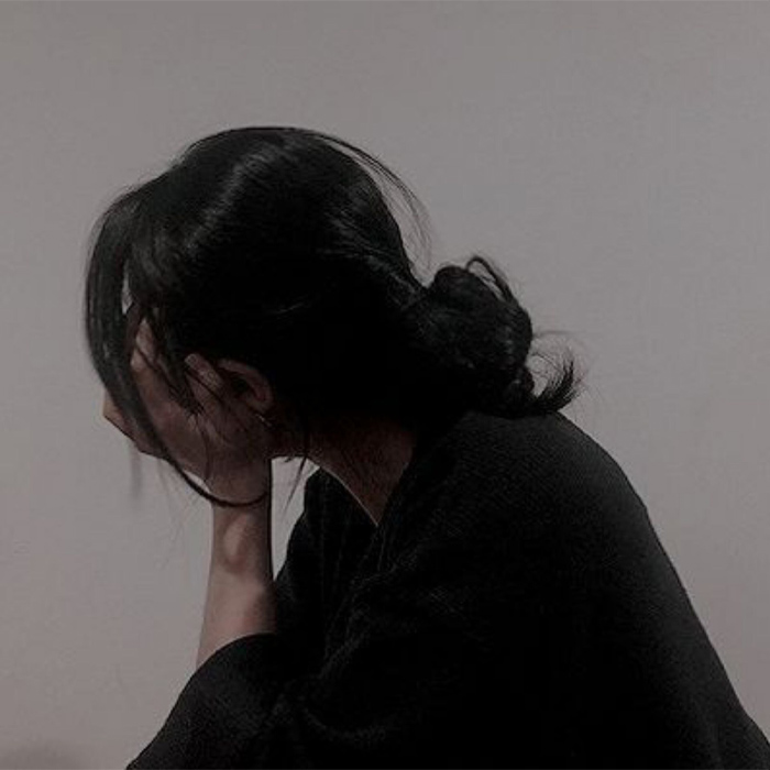 avatar nữ suy quay mặt