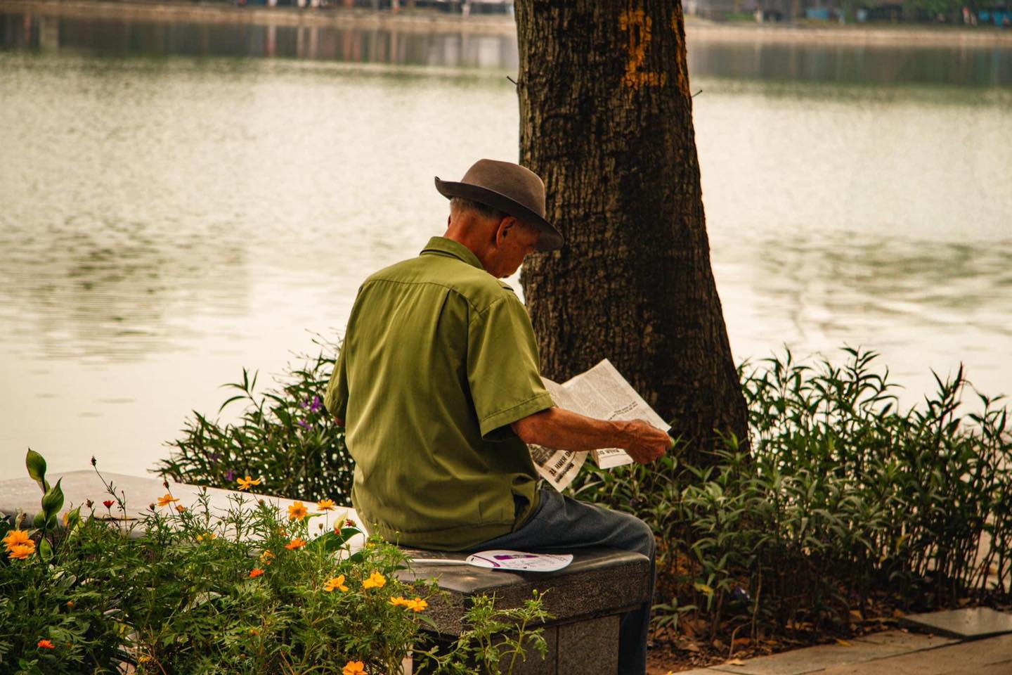 Ảnh Hà Nội đọc