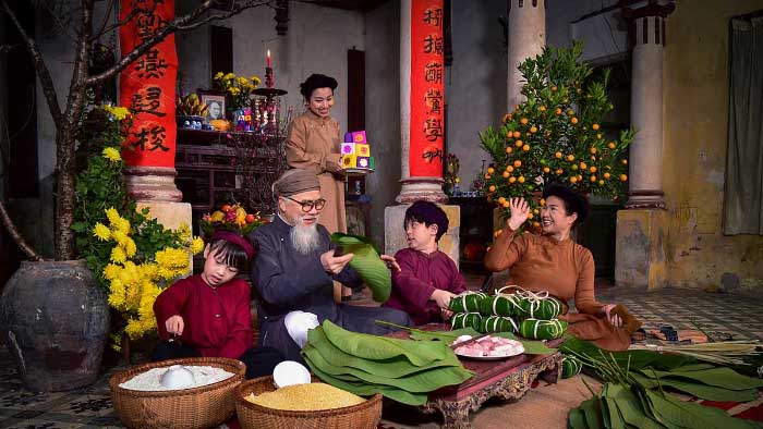 ảnh gia đình bánh chưng