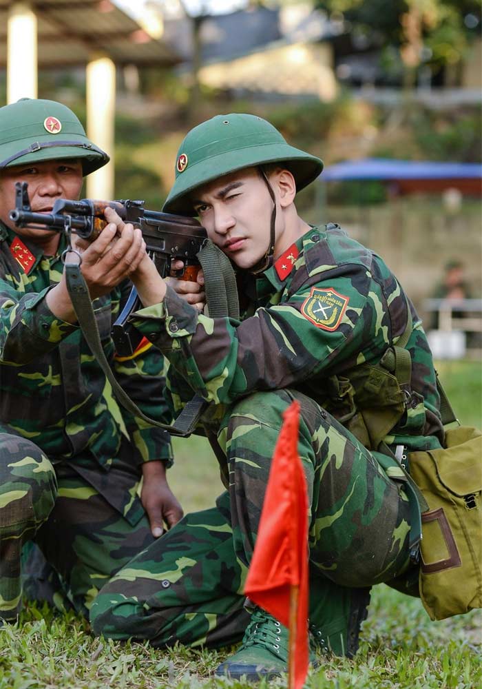 Ảnh bộ đội Tập bắn súng trường tấn công