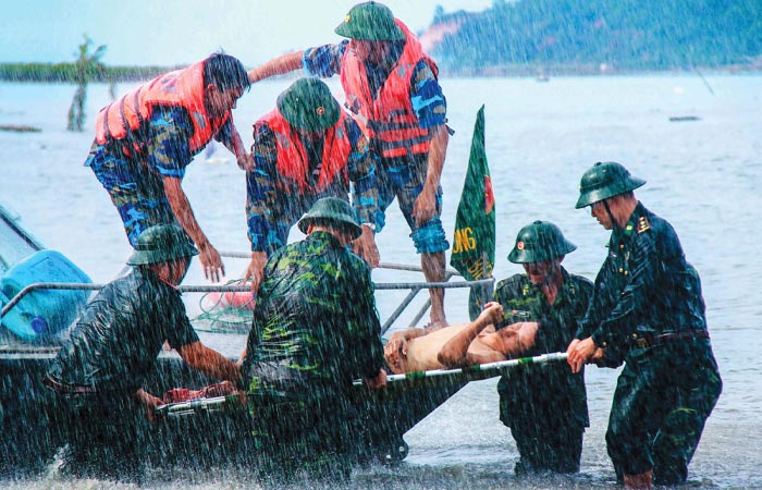 Bộ đội làm việc công ích