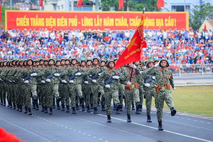 Hình ảnh diễu binh sáng tạo