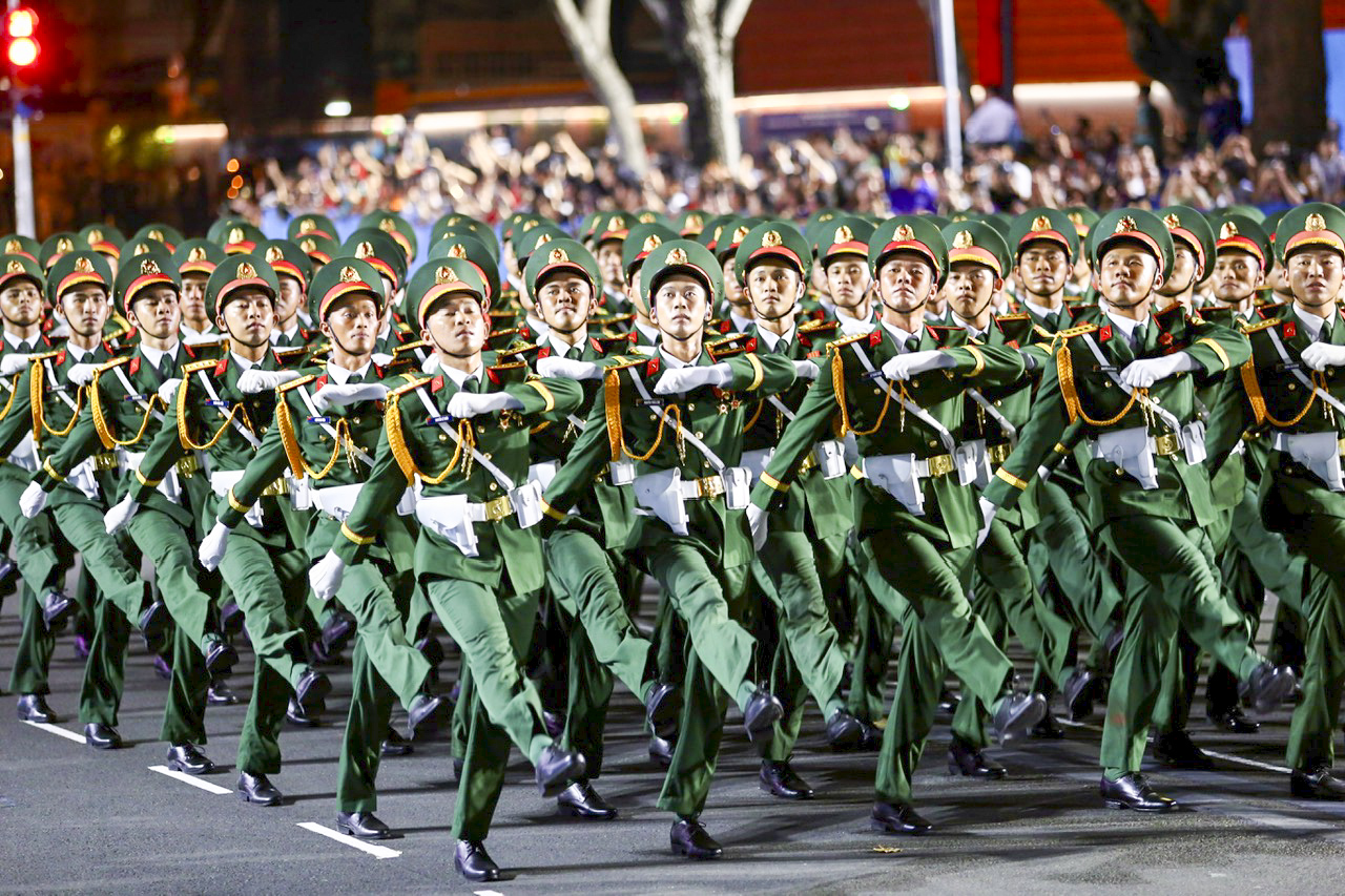 Hình ảnh diễu binh
