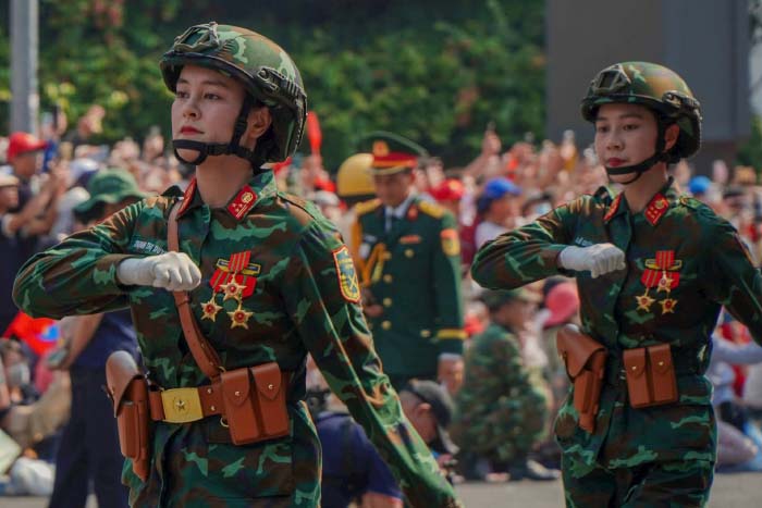 Hình ảnh diễu binh