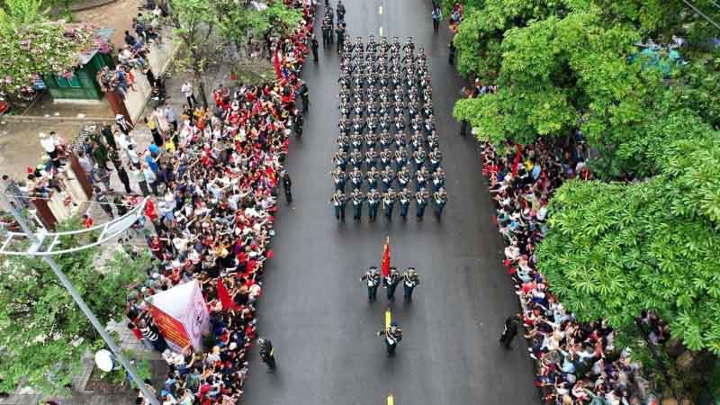 Hình ảnh diễu binh