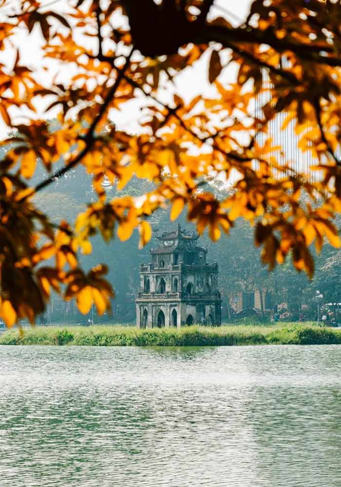 Hồ Gươm và Tháp Rùa