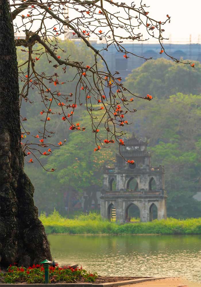 Nắng thu Hồ Gươm