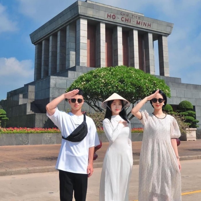 Ảnh check in ở lăng Bác