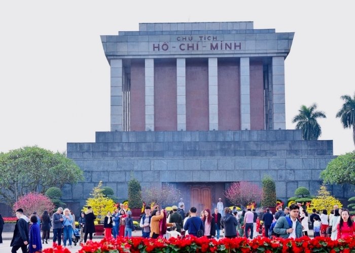 Ảnh người viếng thăm lăng Bác