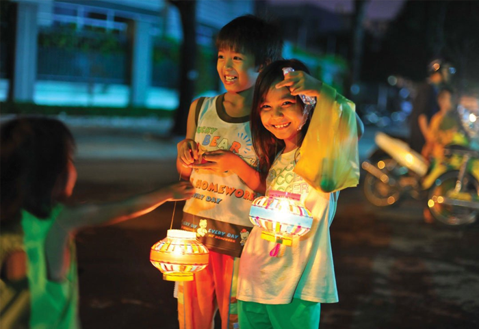 Hình ảnh rước đèn Trung thu